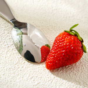 Juego de Cubiertos Infantiles de Acero Inoxidable 304, con Diseño de Conejo Astronauta Grabado en Color, Cuchara y Tenedor de Metal, Venta al por Mayor - Product Image 5