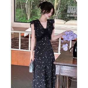 Robe longue élégante à col en V, style français, nouvelle collection été pour femmes, robe florale sexy avec dentelle noire, style vacances - Product Image 2