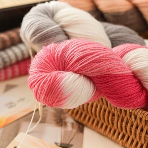 100 grammes de fil de laine teint à la main, segmenté, confortable, respirant, fibre naturelle pour tricot brut, tissage, crochet DIY - Product Image 3