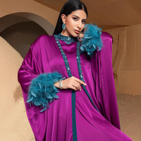 Ensemble Abaya Élégant Deux Pièces en Polyester, Kaftan en Satin avec Cape Extérieure, Manches à Plumes, Robe Intérieure Halter Ornée de Strass, Idéal pour Fêtes et Soirées de l'Aïd
