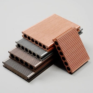 Planches de terrasse en bois-plastique écologiques Jardins et cours extérieures Anti-corrosion Longues bandes Imperméables et antidérapantes - Product Image 1