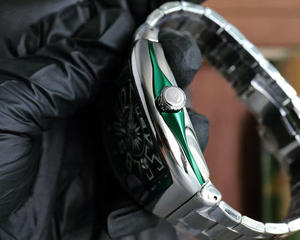 นาฬิกาข้อมืออัตโนมัติคุณภาพสูง หรูหรา ตัวเรือนสแตนเลสทรงรี สายยาง หน้าปัดเรืองแสง กันน้ำ สไตล์สปอร์ต ฮิปฮอป มีเสน่ห์ - Product Image 5