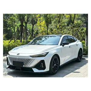 2022 2023 1.5T Premium Plus voiture à essence voiture à essence carburant <span class=keywords><strong>hybride</strong></span> 5 sièges berline haute performance Changan Uni V voiture à essence - Product Image 3