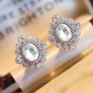 Orecchini a Perno Vintage a Forma di Diamante Blu con Fiore per Donne, Eleganti Accessori per l'Orecchio da Indossare Ogni Giorno - Product Image 6