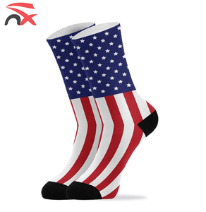 <span class=keywords><strong>Calcetines</strong></span> Largos de Fútbol para Hombre con Bandera de País Personalizada, <span class=keywords><strong>Calcetines</strong></span> Deportivos para Baloncesto y Fútbol para la Temporada de Invierno - Product Image 2