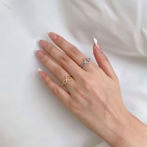 Anillo de Plata de Ley 925 de Estilo Moderno Dylam, Anillo con Zirconia Cúbica de Alto Brillo, Diseño Infinito y Corazón, Resistente al Deslustre, Ajuste Cómodo - Product Image 4