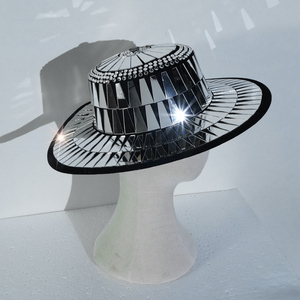 Chapeau en velours pelucheux effet boule disco pour <span class=keywords><strong>femme</strong></span>, orné de miroirs et de strass, à large bord et dessus plat, idéal pour les festivals, les raves, le <span class=keywords><strong>Burning</strong></span> <span class=keywords><strong>Man</strong></span> et les soirées du Nouvel An. - Product Image 3
