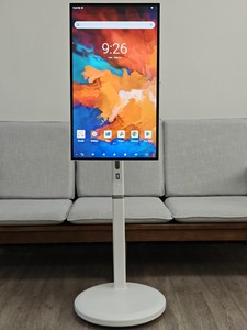 Livraison Gratuite Veto Téléviseur Intelligent Interactif 32 Pouces Android 15 Intérieur 4K Affichage Mobile Sans Fil sur Support avec Caméra Intégrée 1300w - Product Image 3