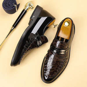 Mocasines de Punta Puntiaguda para Hombre, de Color Sólido, de Cuero Genuino, con Hebilla Decorativa, Zapatos Casuales de Negocios - Product Image 3
