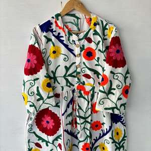 Nouvelle collection de vêtements pour femmes, robe à imprimé broderie Suzani pour la nuit, robe de style robe, disponible au prix de gros - Product Image 3