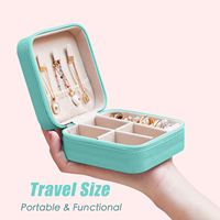 Boîte à bijoux de voyage en gros, petite, portable, organisateur de bijoux, étui à bijoux mini en cuir PU avec logo personnalisé pour femmes et filles, idéal pour les cadeaux