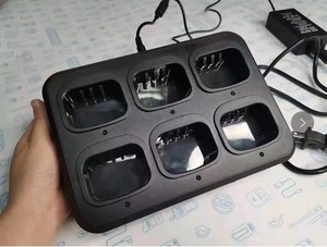 Venta al por mayor cargador de seis vías, tipo de ranura reemplazable cargador de unidad múltiple de 6 vías para batería de <span class=keywords><strong>walkie</strong></span> <span class=keywords><strong>talkie</strong></span> cargador inteligente de seis vías - Product Image 5