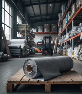 Membrana impermeable y transpirable avanzada que proporciona una protección confiable, promueve el flujo de aire, aumenta la comodidad y la eficiencia para paredes y techos. - Product Image 3