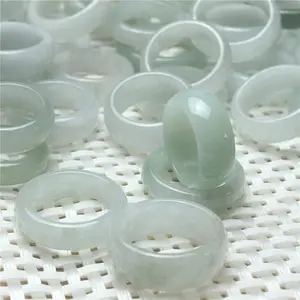 Cincin giok Cina alami untuk pria dan wanita tas Opp uniseks cincin batu permata MM cincin pertunangan hijau muda