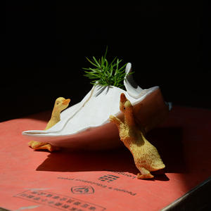 ED11945A Cute Resin Crafts Desktop Decorative Gift Object Resin Ducks with Envelope Statue <strong>Tiny</strong> Flower Pot Bonsai <strong>Figurine</strong> - Product Image 2