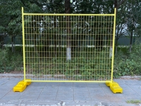 Clôture de chantier temporaire approuvée par WorkSafe Australie avec base en plastique et pinces de connexion