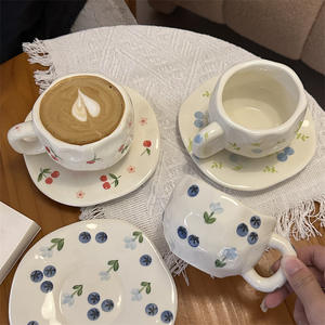 Ensemble moderne de tasse à café et soucoupe à dessert en porcelaine peinte à la main, écologique, réutilisable, 3 couleurs, design élégant - Product Image 6