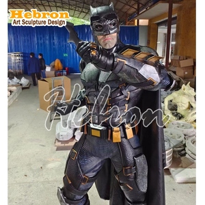 Estatua de <span class=keywords><strong>Batman</strong></span> de Tamaño Real Personalizada en Oferta, Personajes de Películas de Fibra de Vidrio, Escultura de Superhéroe, Escultura de <span class=keywords><strong>Batman</strong></span> de Fibra de Vidrio - Product Image 1