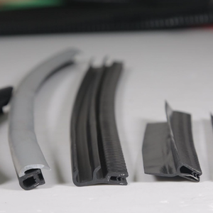 Tùy chỉnh hình chữ <span class=keywords><strong>U</strong></span> tấm thép cơ khí cạnh dải niêm phong chống va chạm và chống cắt cho sản phẩm cao su kính bàn - Product Image 4