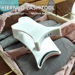 Custom Logo Glue Free Plastic Magnetic Eyelash <b>Clip</b> Portable Lash Curler Tool - Product Image 2