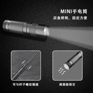 ชุดพลั่วพับได้อเนกประสงค์พร้อมไฟฉายและอุปกรณ์เอาตัวรอดสำหรับการตั้งแคมป์กลางแจ้ง การใช้งานในสวน และในรถยนต์ - Product Image 4