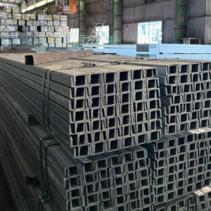 Fournisseur d'usine Yorsun, <span class=keywords><strong>profilé</strong></span> en U en <span class=keywords><strong>acier</strong></span> galvanisé, coupe et soudage, ASTM A6/A6M-14, JIS, 75x40, 100x50, poutre de charpente - Product Image 1