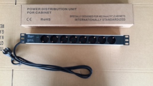 PDU Inteligente de 30A 200-240V (con Pantalla LED, Panel Metálico y Función de Monitoreo Remoto de Red) Equipo de Distribución de Energía Sin P - Product Image 2