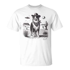 Camiseta con diseño gráfico de sombrero de vaquero y pastor australiano, escena del desierto del oeste - Product Image 1