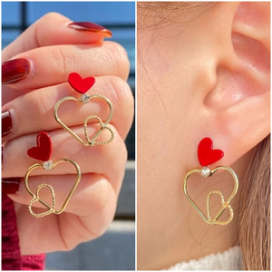 Orecchini pendenti a cuore rosso dolce per donna, accessori per l'orecchio cavi per uso quotidiano - Product Image 1