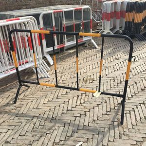Clôture temporaire portable en fer galvanisé pour le contrôle des foules, barrière de sécurité pour la construction routière, taille personnalisable disponible en yards - Product Image 1