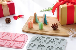 3D christmas tree gift Design Silicone Cake Molds Food-Grade Reusable Cute Silicone Magnetic Chocolate, Candy & Ice DIY Mold - Product Image 2