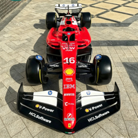 Sculpture murale de voiture de course F1 en fibre de verre personnalisée, statue de Formule 1 à suspendre, sculpture de course pour décoration de galerie commerciale
