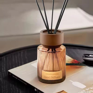 Diffuseur de parfum d'ambiance Aikun personnalisé 120 ml, longue durée, sans alcool, non toxique, sans flamme, en verre, avec bâtonnets aromatiques DIY - Product Image 1