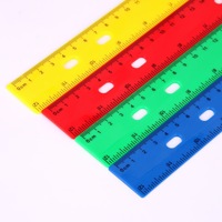 Règle à six trous de 30cm prête à être expédiée Outil de mesure en plastique transparent pour étudiants Vente en gros avec livraison rapide