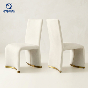 Chaise de salle à manger géométrique en Z à dossier haut, style hôtel 5 étoiles, chaise de réception haut de gamme en velours blanc pour salle à manger royale - Product Image 1