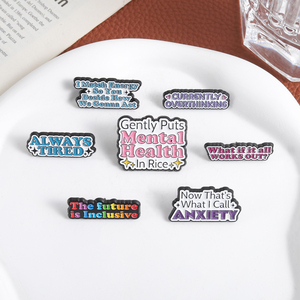 Spille in Smalto 'SEMPRE STANCHE' per la Salute Mentale, 'ATTUALMENTE PRESENTEMENTE PREMUTATE' sulla Futura, Spille Inclusive, Badge per Zaino e Bavero, Gioielli Regalo - Product Image 3