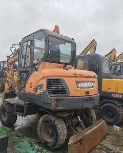Excavatrice <span class=keywords><strong>sur</strong></span> pneus Doosan DX 60 d'<span class=keywords><strong>occasion</strong></span> en bon état, excavatrice Doosan de 6 tonnes, <span class=keywords><strong>mini</strong></span>-excavatrice - Product Image 6
