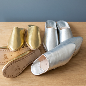 Chaussures plates d'intérieur pour femmes en cuir véritable blanc, brodées, à motif floral pointu, légères, respirantes, souples, toutes saisons - Product Image 4