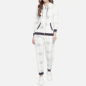 Customized Logo and Size Breathable Women Tracksuit In Solid Color Fitness Training Winter Wear Women Zipper Tracksuit Set - Product Image 1