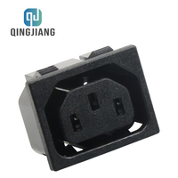 Conector hembra IEC C13 10A 250V toma de corriente CA de cobre Industrial con toma de extensión de salida de Panel Material plástico para PDU