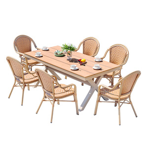 Ensemble de table en rotin d'extérieur 6 places, résistant à l'eau, mobilier de patio minimaliste pour jardin et balcon - Product Image 1