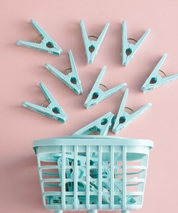 30 Pinces <span class=keywords><strong>à</strong></span> <span class=keywords><strong>Linge</strong></span> en Plastique Anti-Vent avec Grand Panier Petites Pinces <span class=keywords><strong>à</strong></span> Cintre Séchoir pour Plusieurs Vêtements - Product Image 4