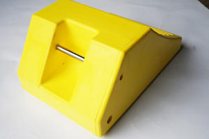 Cale de <span class=keywords><strong>roue</strong></span> d'équipement de stationnement de voiture robuste et bouchon de pneu bloc de caoutchouc mousse d'uréthane butée de <span class=keywords><strong>roue</strong></span> Durable pour équipement de voiture - Product Image 2