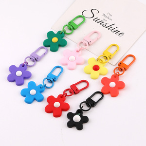 Llavero con colgante de flor colorida, resina plástica, accesorio de joyería DIY para decoración de bolsos y estuches de auriculares, colores aleatorios - Product Image 1