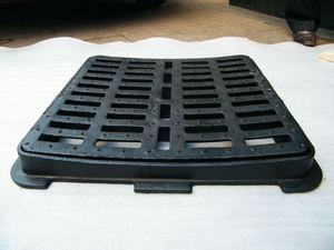 Grilles de drainage carrées en <span class=keywords><strong>fonte</strong></span> ductile C250 pour allées, couvercles de caniveaux d'égout en <span class=keywords><strong>fonte</strong></span> durable, services de fonderie - Product Image 3
