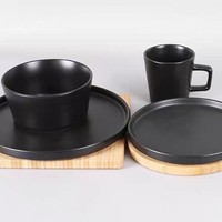 Exportqualität Keramik-Geschirrset 16-teilig Modernes Design Mikrowellengeeignet Glasierte Oberfläche Einfarbig Enthält Teller Schüsseln Tassen