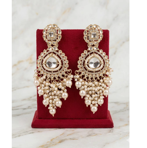 Pendientes de Araña Hechos a Mano de Aleación de Zinc Chapados en Oro con Corte de Pera, Perlas de Imitación y Piedras Exquisitas, Estilo Tradicional - Product Image 1