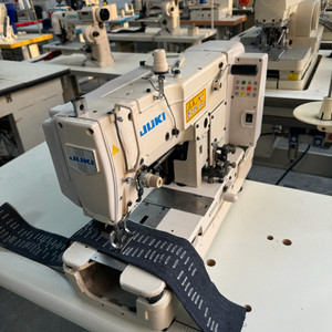 โรงงานจำหน่ายจักรเย็บรังดุม <span class=keywords><strong>Ju</strong></span> Ki รุ่น LBH-781 แบบขับตรง มือสอง จักรเย็บรังดุมอัตโนมัติ - Product Image 4