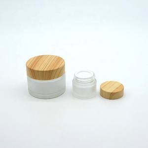 Tarro de Crema de Vidrio Esmerilado de 15g, 30g, 100g, Personalizable con Logotipo Serigrafiado y Tapa de Madera para Crema Contorno de Ojos, Envase para Crema - Product Image 3