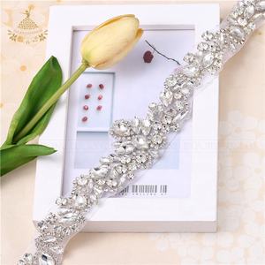 Gümüş kristal zincir bezemeler taklidi aplike kemerler - Product Image 3